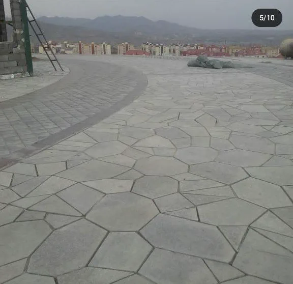 سنگ‌فرش در محوطه پروژه